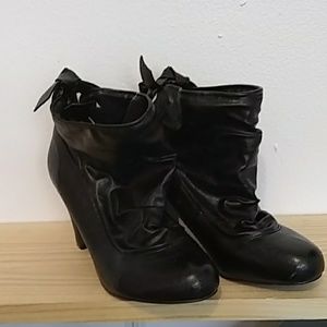 3/25 SALE 🍁 Maurice's ankle boots sz 7